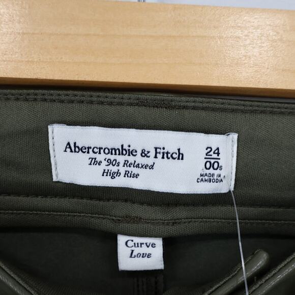 Abercrombie Vegan Leather Curve Love High Rise 90s Relaxed Cargo Pant 24S NWT - Picture 3 of 6